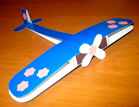 Самолетик из картона