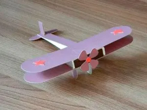 Самолетик из картона