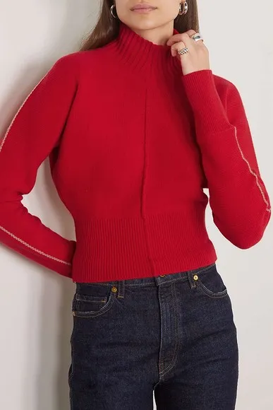 С чем носить свитер в 2023: 11 самых модных вариантов