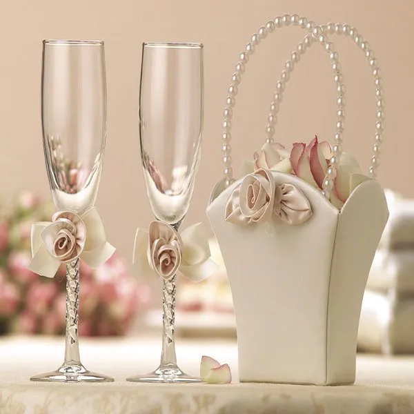 Декоративные подарки родителям на жемчужную свадьбу: украшенные фужеры