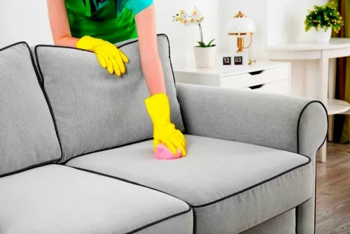 Как почистить диван из ткани?
