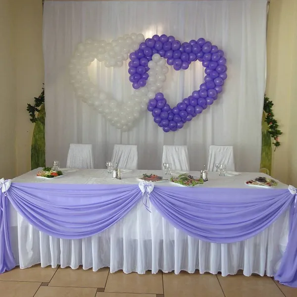 романтический декор над свадебным столом