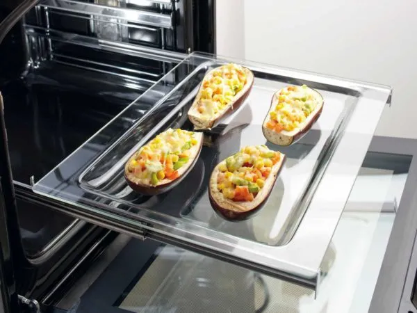 Устойчивые к нагреву подносы, жаровни и противни из термостекла – незаменимая посуда для духовки