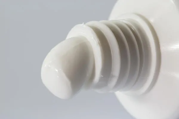 Дачники-экспериментаторы используют для борьбы с фитофторозом даже зубную пасту